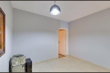 Casa à venda com 194m², 4 quartos e 2 vagas