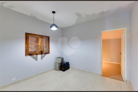 Casa à venda com 194m², 4 quartos e 2 vagas