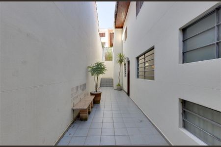 Casa à venda com 194m², 4 quartos e 2 vagas
