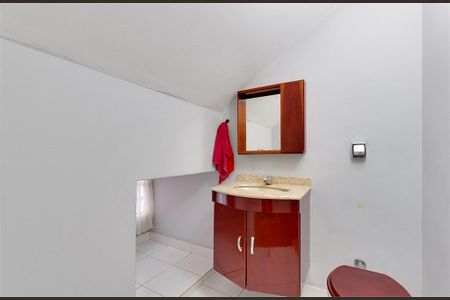 Casa à venda com 194m², 4 quartos e 2 vagas