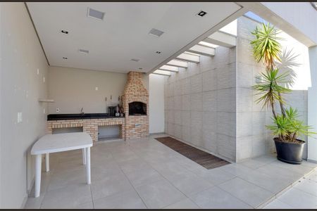 Casa à venda com 194m², 4 quartos e 2 vagas