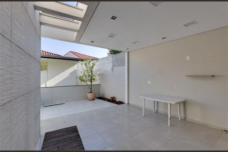 Casa à venda com 194m², 4 quartos e 2 vagas