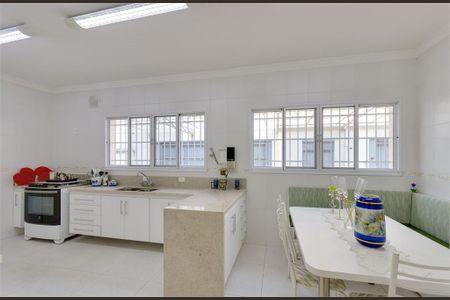 Casa à venda com 380m², 4 quartos e 4 vagas