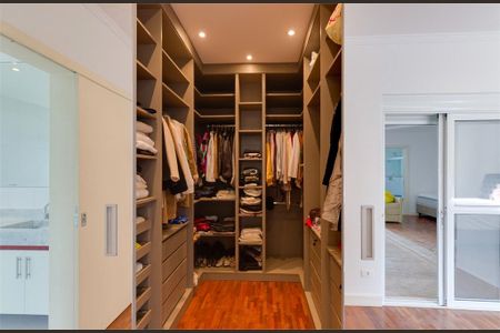 Casa à venda com 380m², 4 quartos e 4 vagas