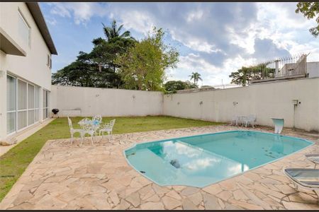 Casa à venda com 380m², 4 quartos e 4 vagas