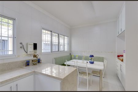 Casa à venda com 380m², 4 quartos e 4 vagas