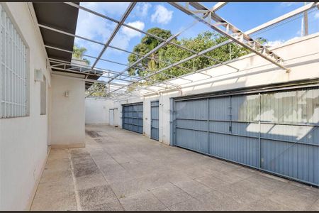 Casa à venda com 380m², 4 quartos e 4 vagas