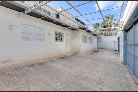 Casa à venda com 380m², 4 quartos e 4 vagas