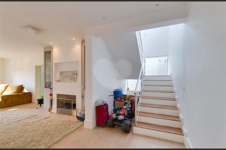 Casa à venda com 380m², 4 quartos e 4 vagas