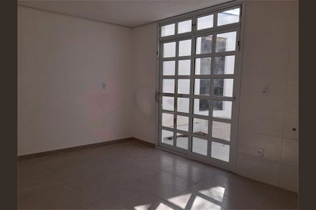 Casa à venda com 99m², 2 quartos e 2 vagas