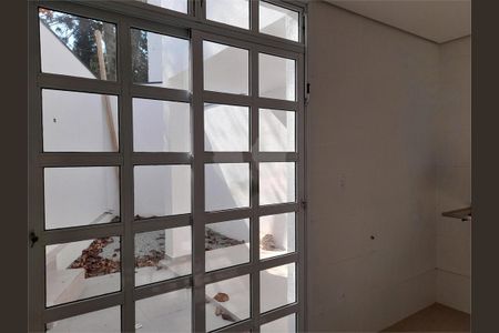 Casa à venda com 99m², 2 quartos e 2 vagas