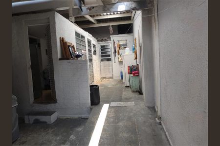 Casa à venda com 232m², 5 quartos e sem vaga