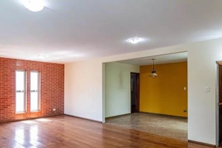 Casa à venda com 288m², 3 quartos e 4 vagas