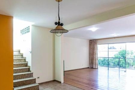 Casa à venda com 288m², 3 quartos e 4 vagas