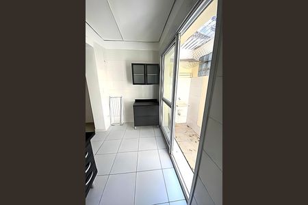 Casa à venda com 56m², 4 quartos e 4 vagas