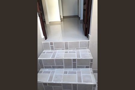 Casa à venda com 56m², 4 quartos e 4 vagas