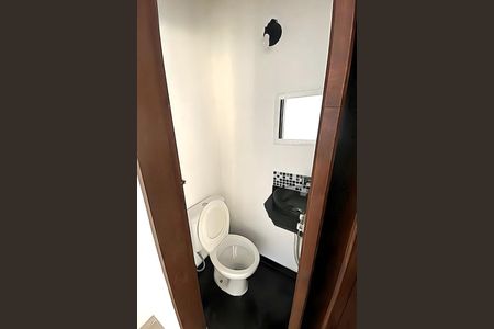 Casa à venda com 56m², 4 quartos e 4 vagas