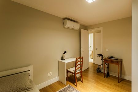 Apartamento à venda com 117m², 3 quartos e 1 vaga Apartamento à venda com 117m², 3 quartos e 1 vagaQuarto 1