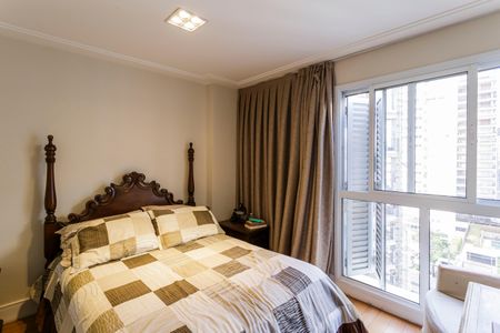 Apartamento à venda com 117m², 3 quartos e 1 vaga Apartamento à venda com 117m², 3 quartos e 1 vagaQuarto Suíte