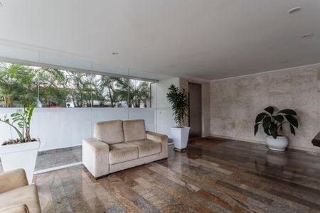 Apartamento à venda com 117m², 3 quartos e 1 vaga Apartamento à venda com 117m², 3 quartos e 1 vagaHall social