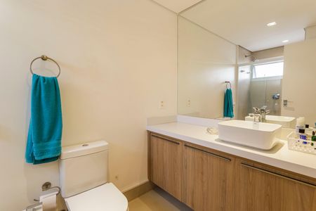 Apartamento à venda com 117m², 3 quartos e 1 vaga Apartamento à venda com 117m², 3 quartos e 1 vagaBanheiro da Suíte