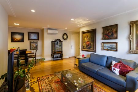 Apartamento à venda com 117m², 3 quartos e 1 vaga Apartamento à venda com 117m², 3 quartos e 1 vagaSala