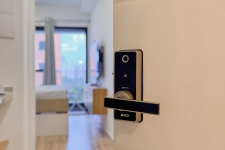 Studio para alugar com 26m², 1 quarto e sem vaga Studio para alugar com 26m², 1 quarto e sem vagaFechadura Eletrônica