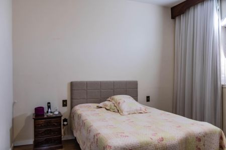 Casa à venda com 300m², 4 quartos e 3 vagasSuíte