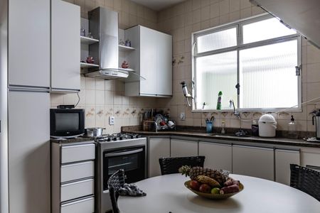 Casa à venda com 300m², 4 quartos e 3 vagasCozinha