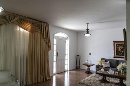 Casa à venda com 300m², 4 quartos e 3 vagasSala 1