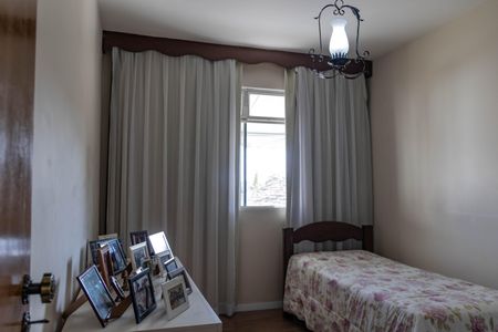 Casa à venda com 300m², 4 quartos e 3 vagasQuarto 2