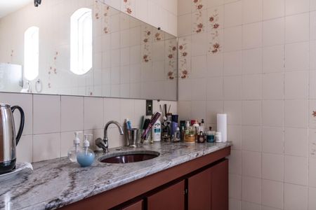 Casa à venda com 300m², 4 quartos e 3 vagasBanheiro da Suíte