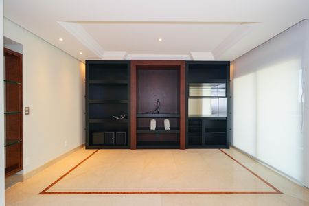 Apartamento para alugar com 373m², 5 quartos e 5 vagas Apartamento para alugar com 373m², 5 quartos e 5 vagasSala