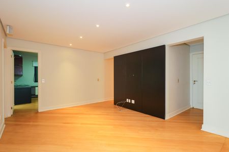 Apartamento para alugar com 373m², 5 quartos e 5 vagas Apartamento para alugar com 373m², 5 quartos e 5 vagasSala de TV