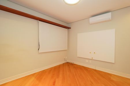 Apartamento para alugar com 373m², 5 quartos e 5 vagas Apartamento para alugar com 373m², 5 quartos e 5 vagasSuíte 4