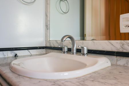 Apartamento para alugar com 373m², 5 quartos e 5 vagas Apartamento para alugar com 373m², 5 quartos e 5 vagasBanheiro da Suíte 4