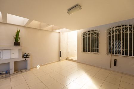 Casa à venda com 140m², 3 quartos e 2 vagas Casa à venda com 140m², 3 quartos e 2 vagasGaragem