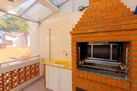 Casa à venda com 140m², 3 quartos e 2 vagas Casa à venda com 140m², 3 quartos e 2 vagasChurrasqueira