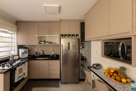 Casa à venda com 140m², 3 quartos e 2 vagas Casa à venda com 140m², 3 quartos e 2 vagasCozinha