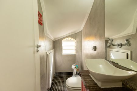 Casa à venda com 140m², 3 quartos e 2 vagas Casa à venda com 140m², 3 quartos e 2 vagasLavabo