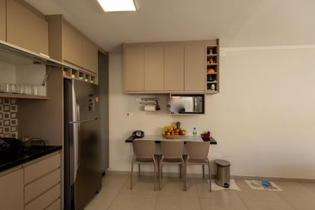 Casa à venda com 140m², 3 quartos e 2 vagas Casa à venda com 140m², 3 quartos e 2 vagasCozinha