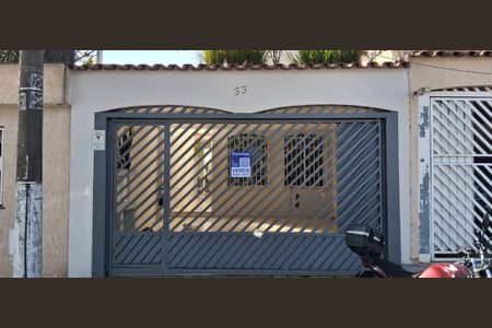 Casa à venda com 140m², 3 quartos e 2 vagas Casa à venda com 140m², 3 quartos e 2 vagasFachada e Placa