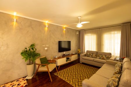 Casa à venda com 140m², 3 quartos e 2 vagas Casa à venda com 140m², 3 quartos e 2 vagasSala de Estar