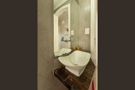 Casa à venda com 140m², 3 quartos e 2 vagas Casa à venda com 140m², 3 quartos e 2 vagasLavabo