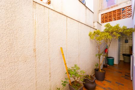 Casa à venda com 140m², 3 quartos e 2 vagas Casa à venda com 140m², 3 quartos e 2 vagasCorredor Externo