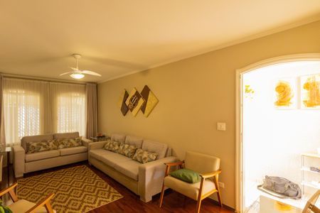 Casa à venda com 140m², 3 quartos e 2 vagas Casa à venda com 140m², 3 quartos e 2 vagasSala de Estar