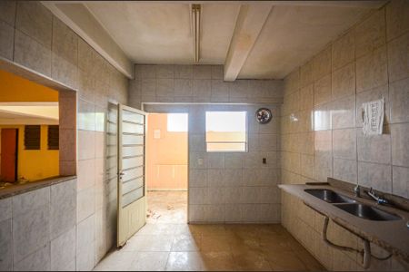 Casa à venda com 463m², 9 quartos e 8 vagasCozinha