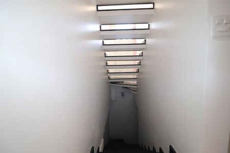 Casa para alugar com 180m², 3 quartos e 2 vagasEscada de acesso ao quarto de serviço