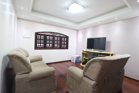 Casa para alugar com 180m², 3 quartos e 2 vagasSala