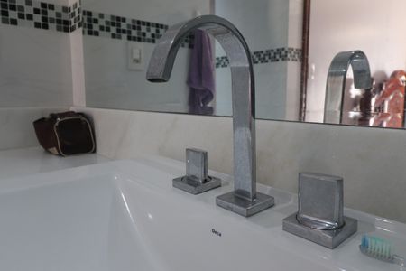 Casa para alugar com 180m², 3 quartos e 2 vagasBanheiro Quarto 1 suíte